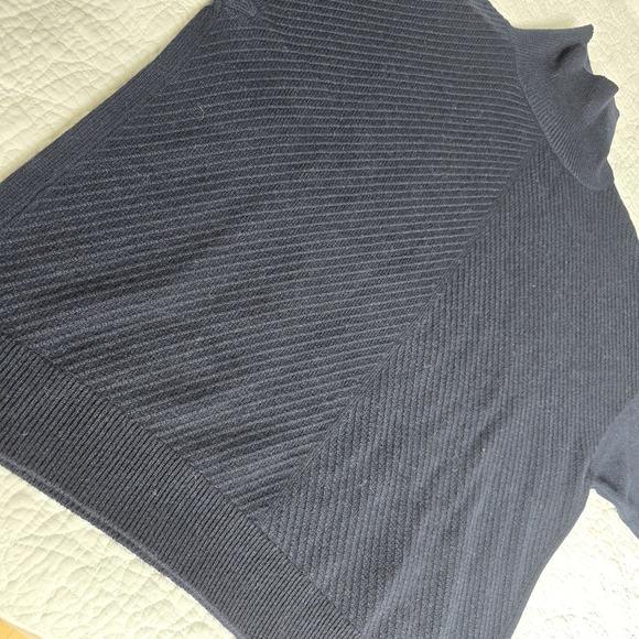 Barrie of Scotland Cashmere Textured Sleeves Detail Turtleneck Sweater - Navy - Picture 8 of 16